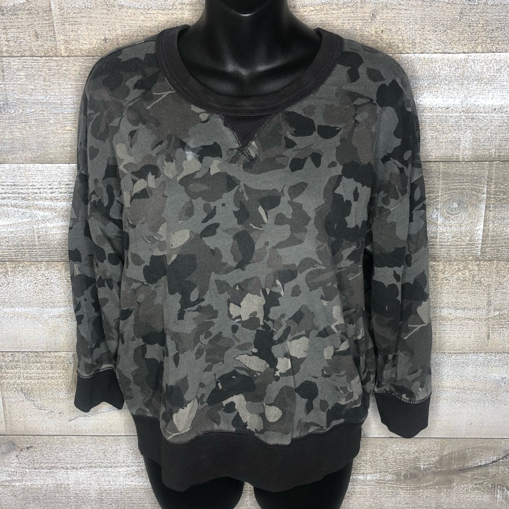 Gap dark grey camo crewneck sweater